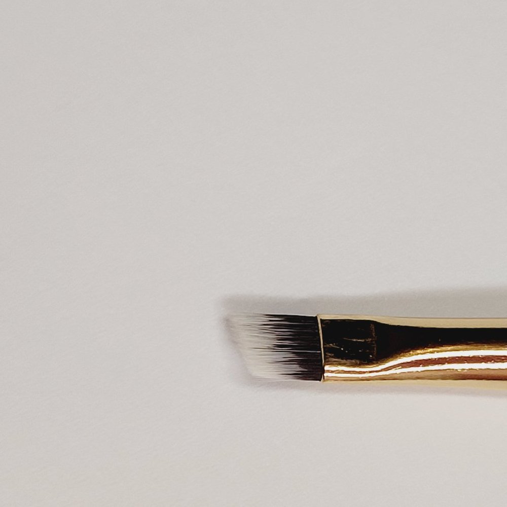 Luxie 215 Small Angle Brush ~ New ~ Gold